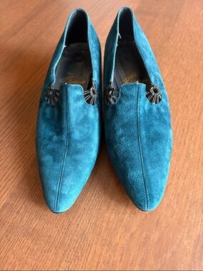 VTG RUSH HOUR - Teal Suede Women's Heels with Decorative Accent - low heel